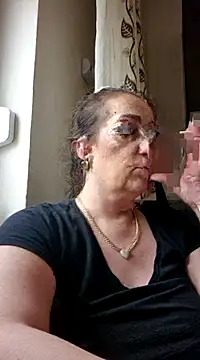 Snapshot of AvaLloyd chatting on February 5, 2025, 12:27 pm AvaLloyd online show from February 5, 2025, 12:27 pm