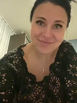 CuteNata online show from December 17, 2024, 3:28 pm