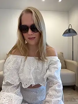 Little Forest ELF online show from October 12, 2025, 11:31 am