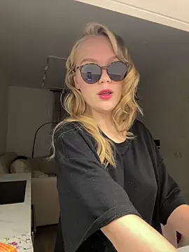 Little Forest ELF online show from October 17, 2025, 9:06 pm