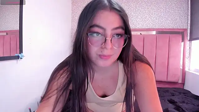 Snapshot of MiaWils_ chatting on July 16, 2026, 6:36 pm MiaWils online show from July 16, 2026, 6:36 pm