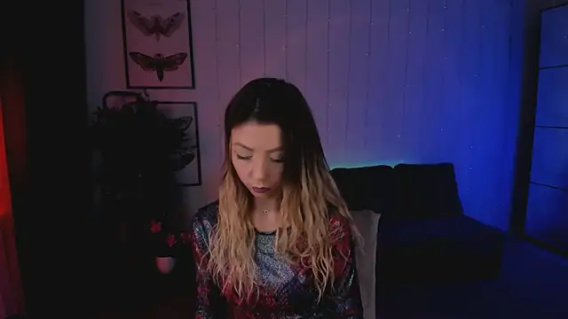 Snapshot of Love_Lines chatting on January 31, 2025, 11:13 pm Love Lines online show from January 31, 2025, 11:13 pm