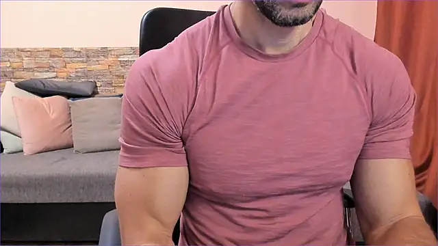 HotHunkTrainer online show from September 30, 2025, 6:51 am