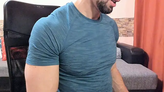 HotHunkTrainer online show from March 26, 2026, 8:31 am