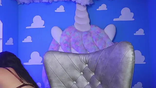 miss romyna online show from December 22, 2025, 11:07 am