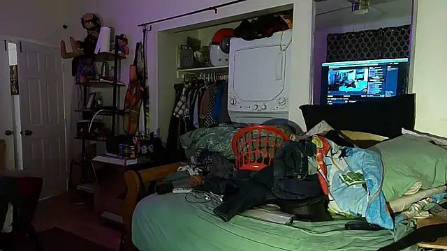 Snapshot of badboybrad11 chatting on October 25, 2025, 1:02 am badboybrad11 online show from October 25, 2025, 1:02 am