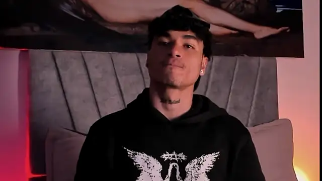 Thomas Fit1 online show from November 4, 2025, 2:21 am