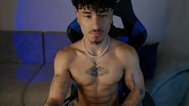 Snapshot of Thomas_Fit1 chatting on July 4, 2026, 1:28 pm Thomas Fit1 online show from July 4, 2026, 1:28 pm