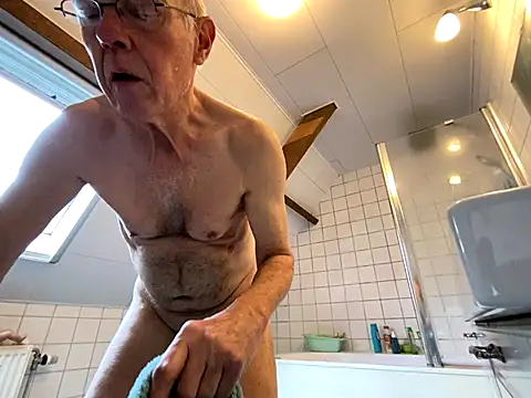 Snapshot of martxxxxx chatting on December 3, 2024, 9:44 am martxxxxx online show from December 3, 2024, 9:44 am