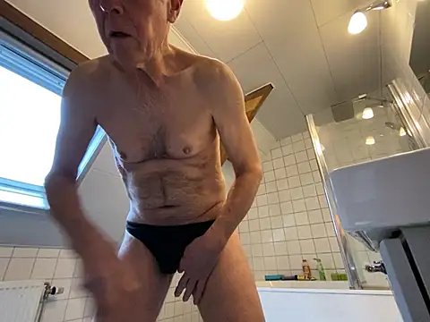 Snapshot of martxxxxx chatting on December 25, 2024, 10:28 am martxxxxx online show from December 25, 2024, 10:28 am