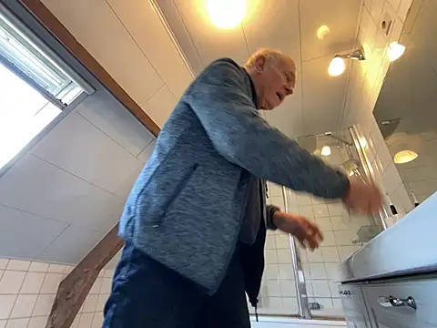 Snapshot of martxxxxx chatting on March 16, 2025, 10:11 am martxxxxx online show from March 16, 2025, 10:11 am