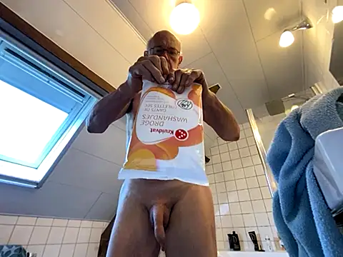 Snapshot of martxxxxx chatting on September 25, 2025, 8:40 am martxxxxx online show from September 25, 2025, 8:40 am