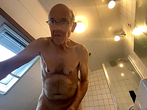 Snapshot of martxxxxx chatting on October 21, 2025, 10:27 am martxxxxx online show from October 21, 2025, 10:27 am