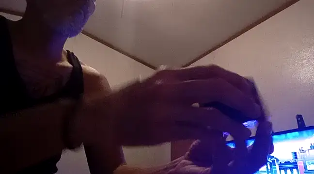 Xoc8  online show from February 10, 2025, 2:16 pm