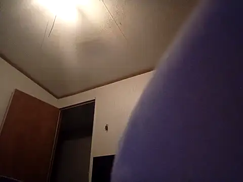 Xoc8  online show from February 20, 2025, 8:25 pm