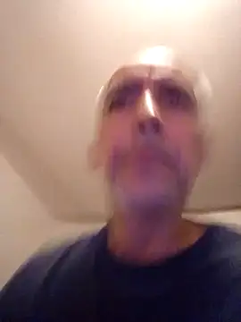 Xoc8  online show from March 3, 2025, 11:35 pm