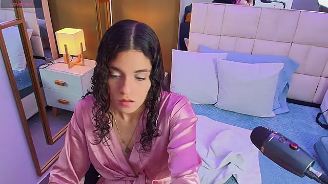 anahi maite online show from February 6, 2025, 7:51 pm