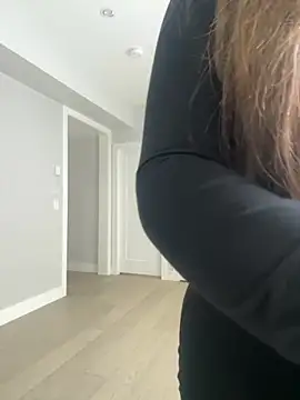 jAsMinE678 online show from October 28, 2025, 6:32 pm