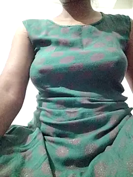 rituporna2004 online show from March 18, 2026, 1:36 pm