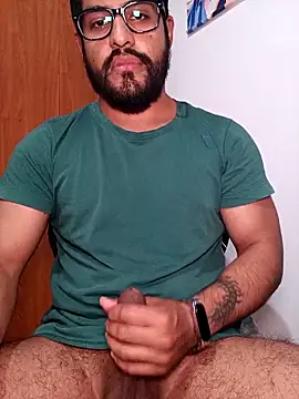 Snapshot of HombreS3n chatting on March 1, 2025, 10:21 pm HombreS3n online show from March 1, 2025, 10:21 pm