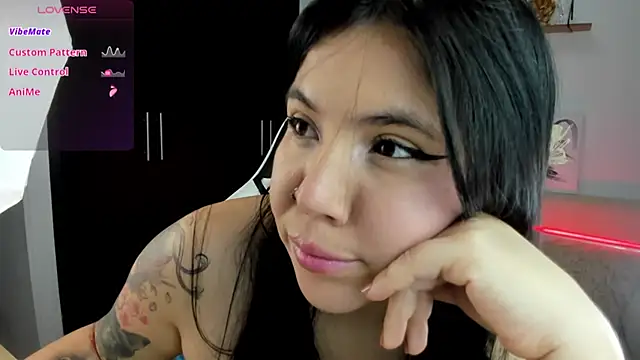 AilynRed online show from October 9, 2025, 1:47 am