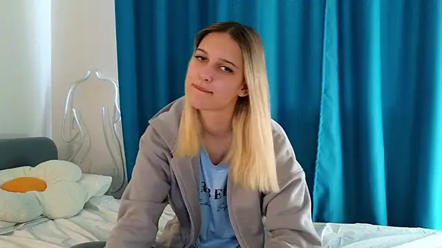 KimberliDean online show from February 26, 2025, 4:14 pm