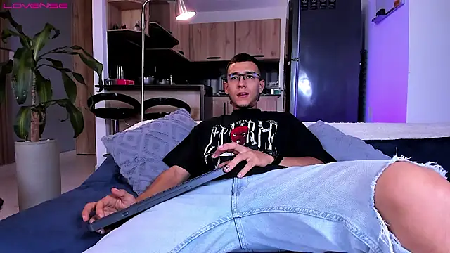 SymonPrince online show from September 28, 2025, 8:25 pm