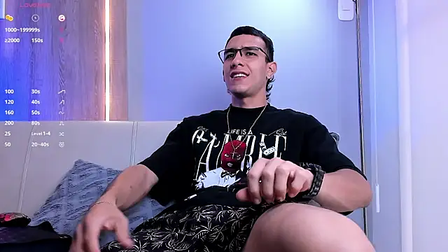 SymonPrince online show from October 30, 2025, 9:59 pm