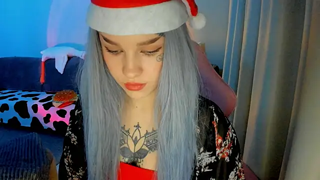 Snapshot of Ledy_WWWII chatting on December 10, 2024, 5:44 pm Ledy WWWII online show from December 10, 2024, 5:44 pm