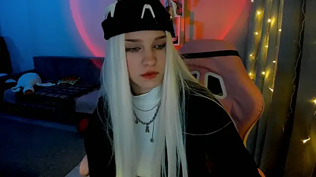 Snapshot of Ledy_WWWII chatting on December 26, 2024, 2:37 pm Ledy WWWII online show from December 26, 2024, 2:37 pm