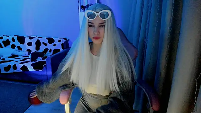 Snapshot of Ledy_WWWII chatting on January 5, 2025, 4:16 pm Ledy WWWII online show from January 5, 2025, 4:16 pm