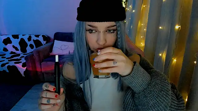 Snapshot of Ledy_WWWII chatting on January 31, 2025, 11:24 am Ledy WWWII online show from January 31, 2025, 11:24 am