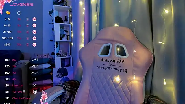 Snapshot of Ledy_WWWII chatting on February 6, 2025, 6:24 pm Ledy WWWII online show from February 6, 2025, 6:24 pm