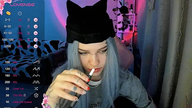 Snapshot of Ledy_WWWII chatting on February 8, 2025, 3:42 pm Ledy WWWII online show from February 8, 2025, 3:42 pm