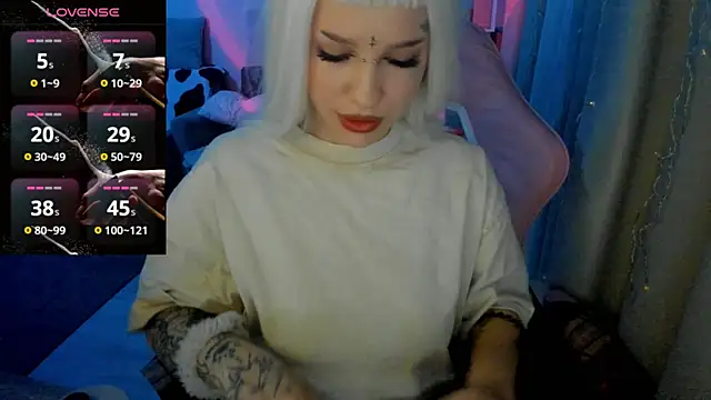 Snapshot of Ledy_WWWII chatting on February 19, 2025, 9:36 pm Ledy WWWII online show from February 19, 2025, 9:36 pm