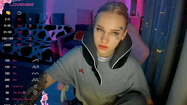 Snapshot of Ledy_WWWII chatting on February 22, 2025, 5:02 pm Ledy WWWII online show from February 22, 2025, 5:02 pm