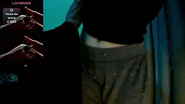 Snapshot of Ledy_WWWII chatting on February 26, 2025, 8:54 pm Ledy WWWII online show from February 26, 2025, 8:54 pm