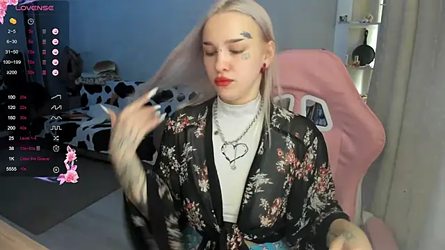 Snapshot of Ledy_WWWII chatting on March 15, 2025, 10:13 am Ledy WWWII online show from March 15, 2025, 10:13 am