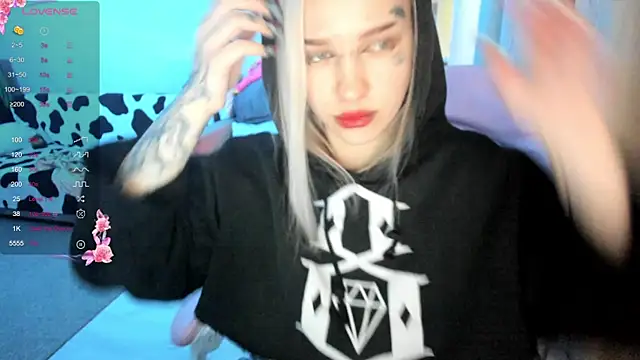 Snapshot of Ledy_WWWII chatting on March 19, 2025, 3:19 pm Ledy WWWII online show from March 19, 2025, 3:19 pm