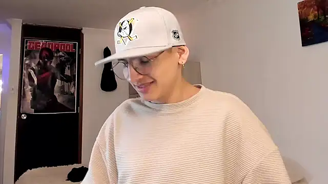 a lejandro 0 8 online show from December 22, 2024, 11:09 pm