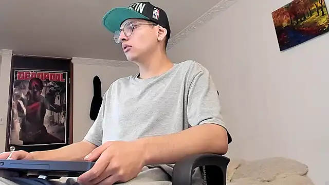 a lejandro 0 8 online show from December 26, 2024, 2:12 am