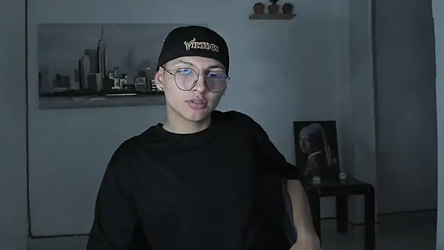 a lejandro 0 8 online show from March 1, 2025, 4:58 am