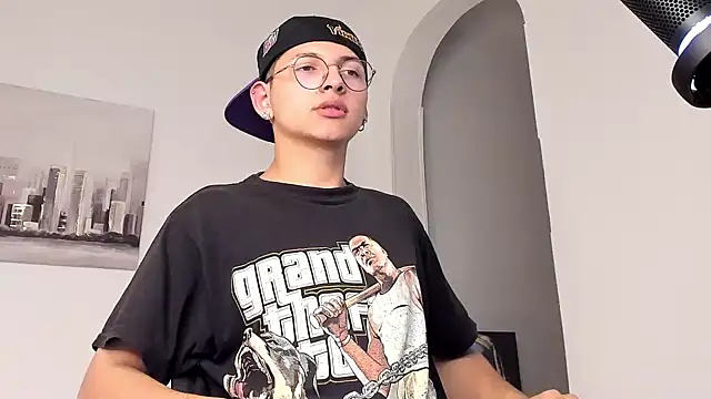 a lejandro 0 8 online show from March 9, 2025, 4:05 am