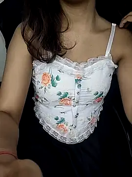 Snapshot of Leeeezzzz_roy chatting on February 20, 2025, 8:36 pm Leeeezzzz roy online show from February 20, 2025, 8:36 pm