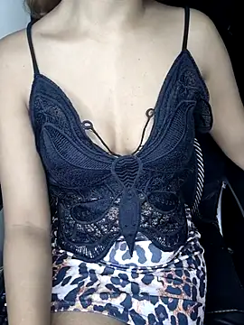 Snapshot of Leeeezzzz_roy chatting on September 26, 2025, 7:40 pm Leeeezzzz roy online show from September 26, 2025, 7:40 pm