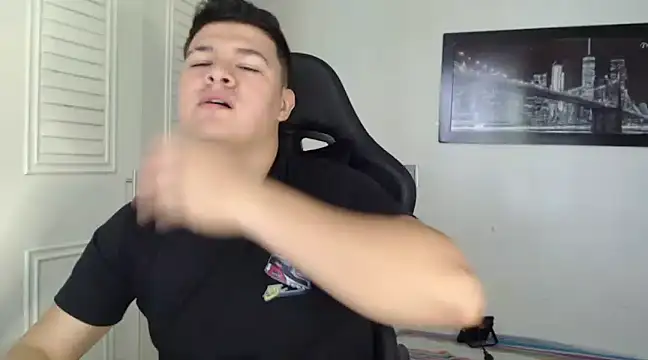 Plug Control online show from December 4, 2024, 3:43 pm