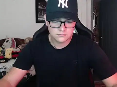 Plug Control online show from March 18, 2025, 7:42 pm