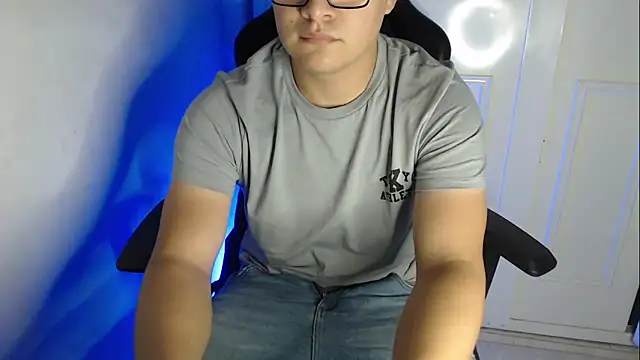 Plug Control online show from September 19, 2025, 5:20 am