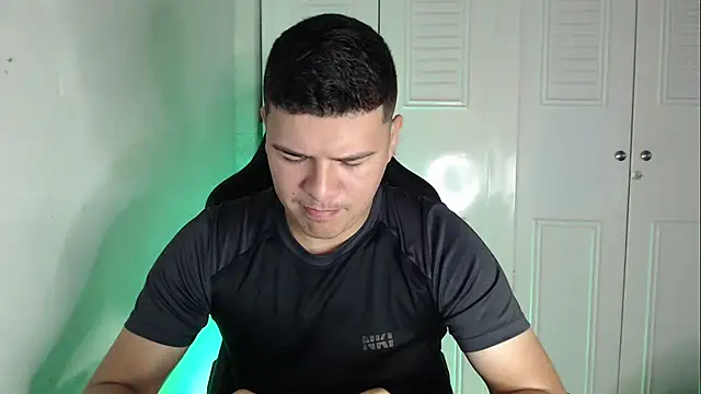 Plug Control online show from September 23, 2025, 2:31 pm