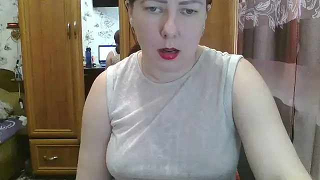 SophieNightAh online show from February 2, 2025, 11:19 am